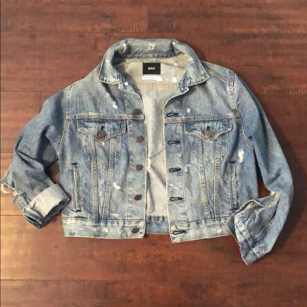 Cropped denim jacket